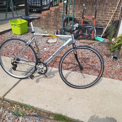 700c Schwinn Road Bike