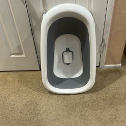 OXO Tot Splash & Store Bathtub 