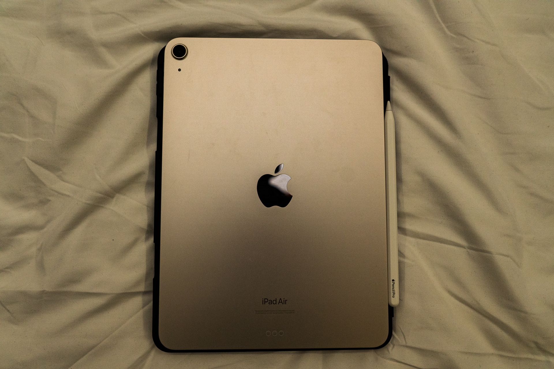 iPad Air M2 Apple Pencil Pro & Case 128GB Wifi 