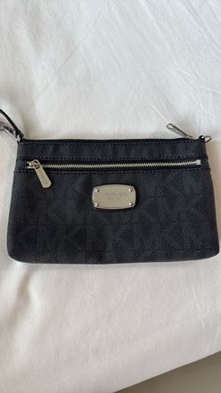 Michael Kors wristlet