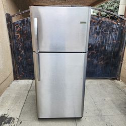 3MONTHS WARRANTY 30X32X68 FRIGIDAIRE FRIDGE 20CUFT SILVER