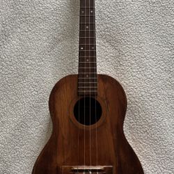 VINTAGE 1950’s or 1960’s HARMONY UKULELE-POSSIBLY BARITONE 