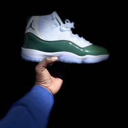 Jordan 11 Hunter Green (size 10)