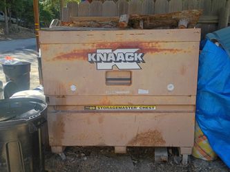 USED Knaack Model 89 StorageMaster Jobsite Tool Box / Piano Box