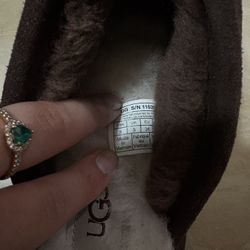 UGGS Slippers