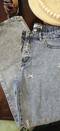 Woman's Jeans With Bows