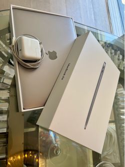 MacBook Air 13-inch 2020 i7 quad-core 16GB RAM 256 GB hard-drive