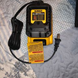 DEWALT DCB1102 12V/20V MAX Lithium-Ion Battery Charger. 