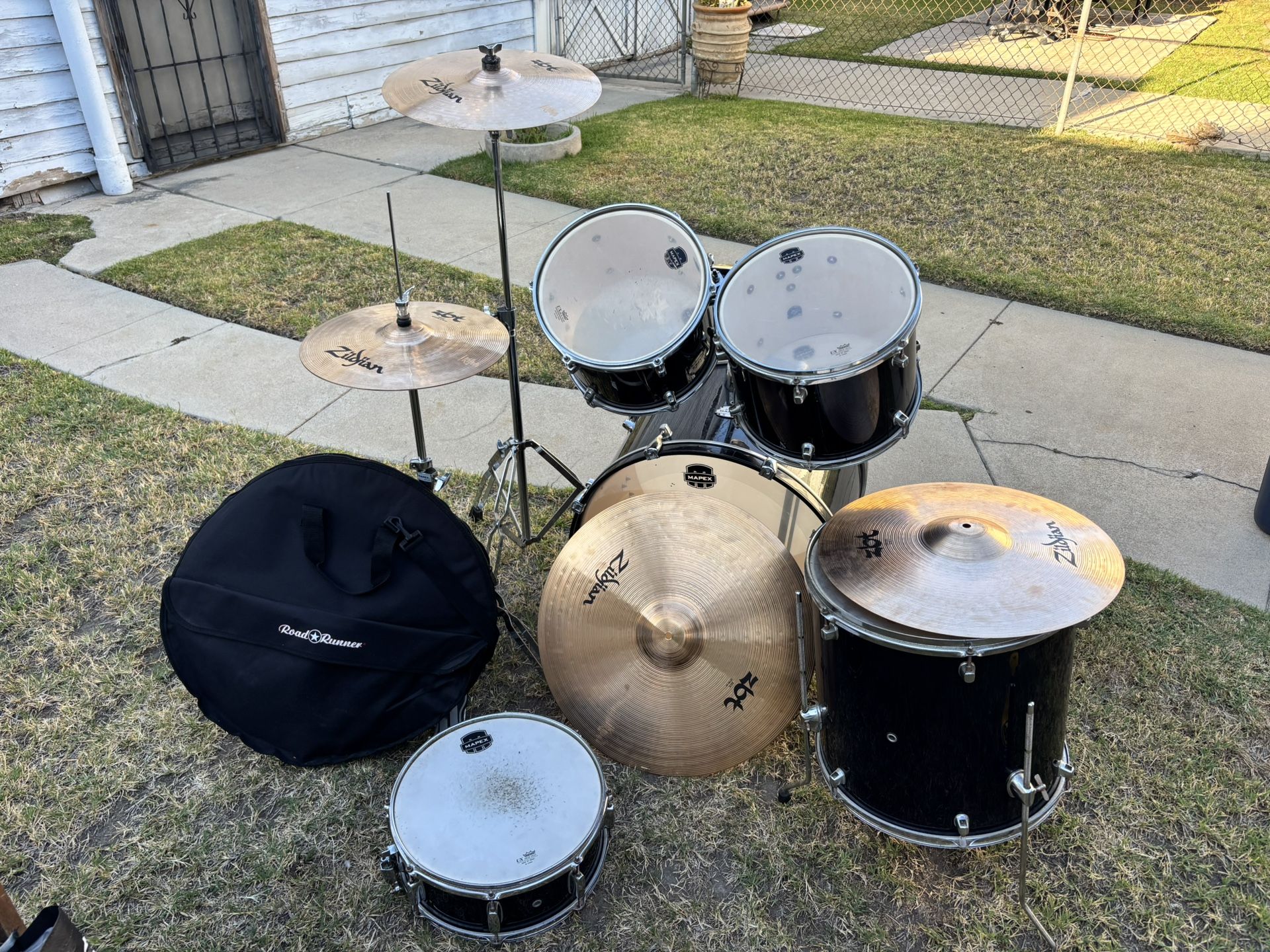 $400 Zildjian ZBT Starter Pack cymbals With Dark Blue 5 Piece Drum Set