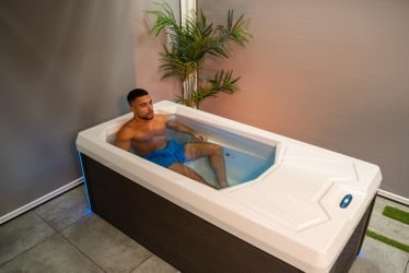 Chill Tub Pro - Can be used as a hot OR cold tub! (37-104 degrees) - cover included