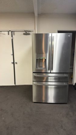GE 27.9 cu. Ft. Refrigerator