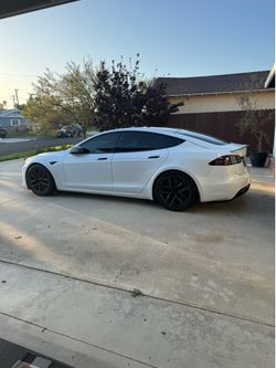 2023 Tesla Model S AWD – FSD Included – 21” Arachnid Wheels – White