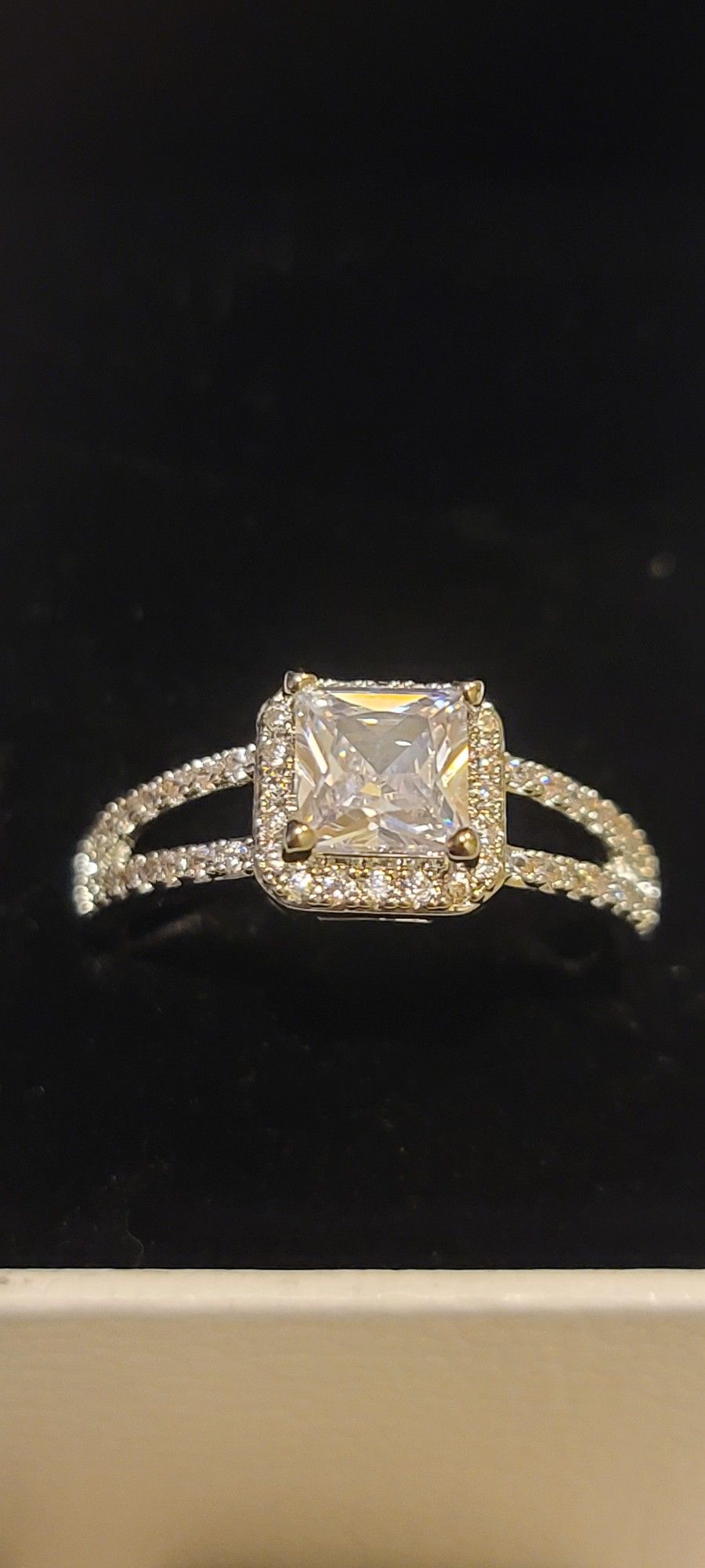 925 Silver Ring Size 8..