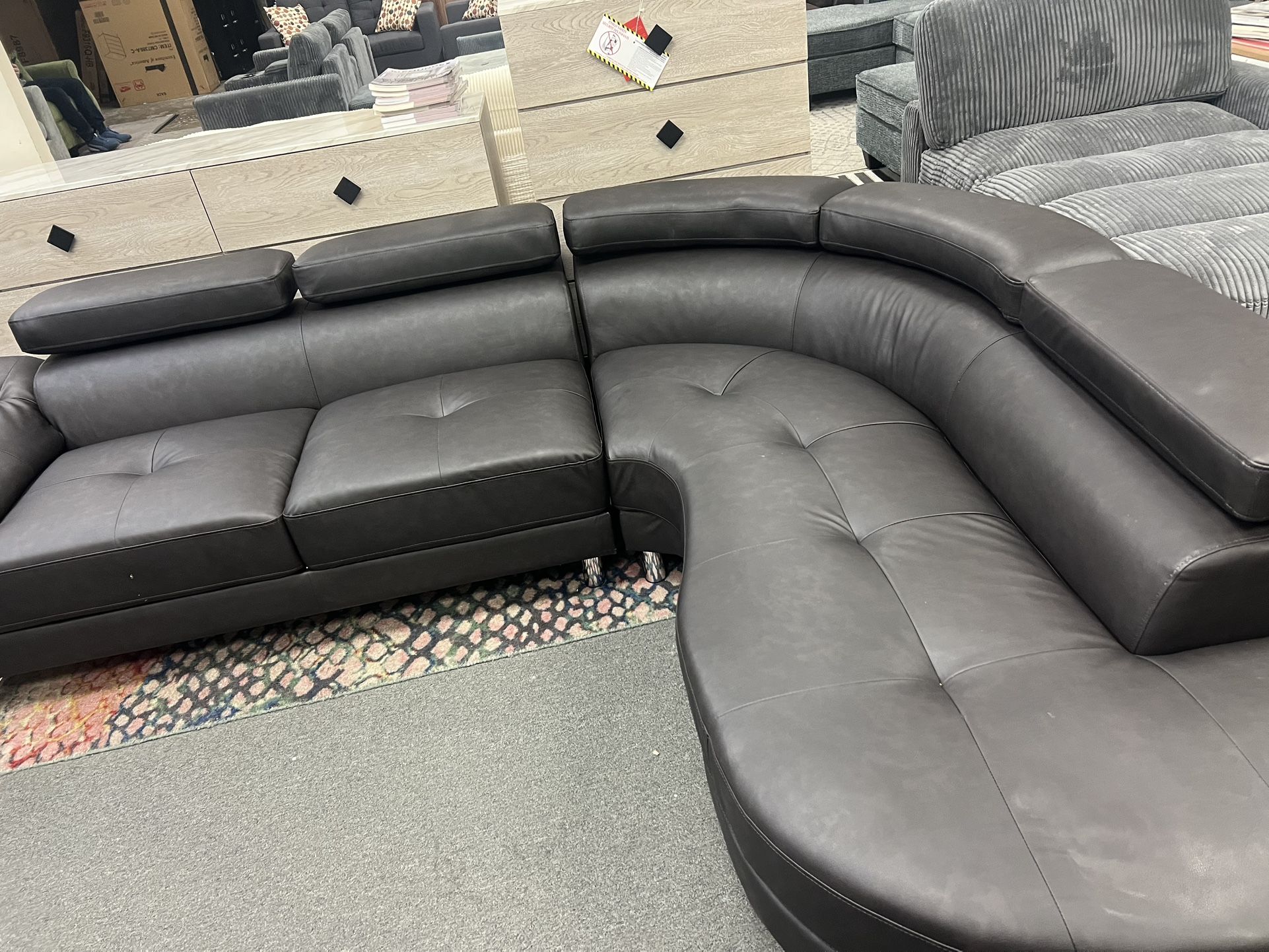 New Espresso Sectional Couch! Free Delivery 🚚!