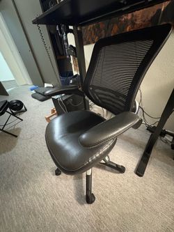 Standing desk + chair