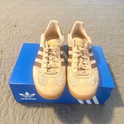 Adidas Low-Top Sneakers Tan Brown Stripe