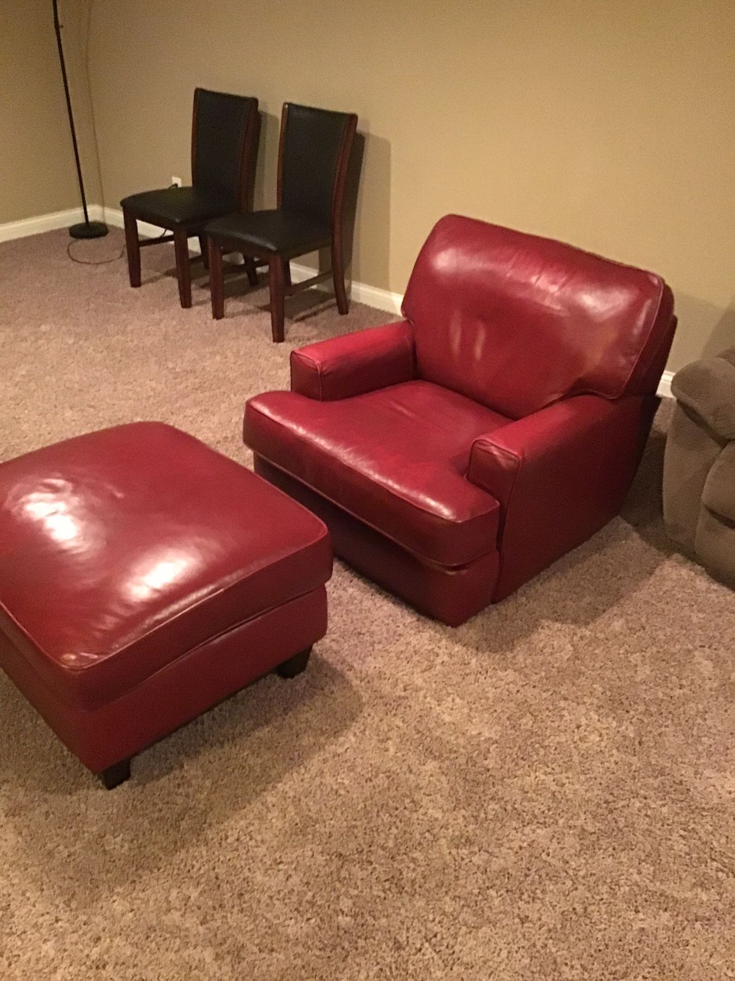 Leather Chair W/ottoman