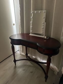 Kidney-Shaped Vanity Desk with Drawers