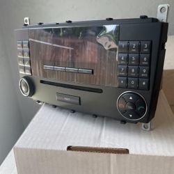 2006 C Class Factory Stereo mF2531