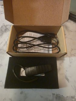 Bluetooth Mono Earpiece with USB Charging Cable