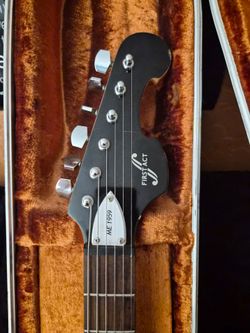 Need gone today if possible First Act ME 1959 Electric Guitar with ovation case