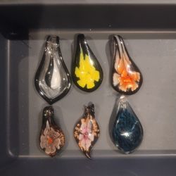 6 Murano Glass Pendents 