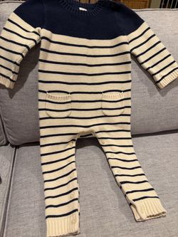 Baby gap outfit size 18-24mo