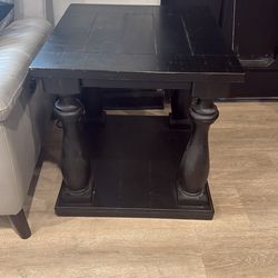 Ashleys furniture black end table and large short table set