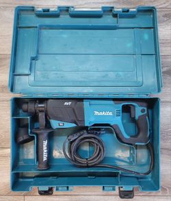 Makita HR2641 8 Amp 1" SDS-Plus AVT Rotary Hammer w/ Handle Hard Case