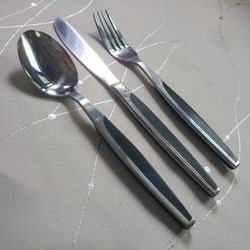 Vintage Mar-Crest Ebony Elegance Atomic Star 3-pc place setting. 7 sets avail