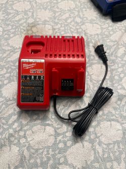Milwaukee M12/M18 Battery Charger