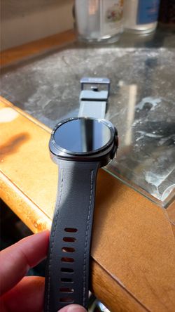 Samsung watch ultra 2 .