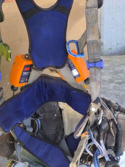 Exo fit quick disconnect harnesses, one with bolt bags, one without.