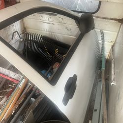 2005 Chevrolet Colorado Parts - 2 Doors, Tailgate, Truck bed & Front Right Fender, Exhaust Available