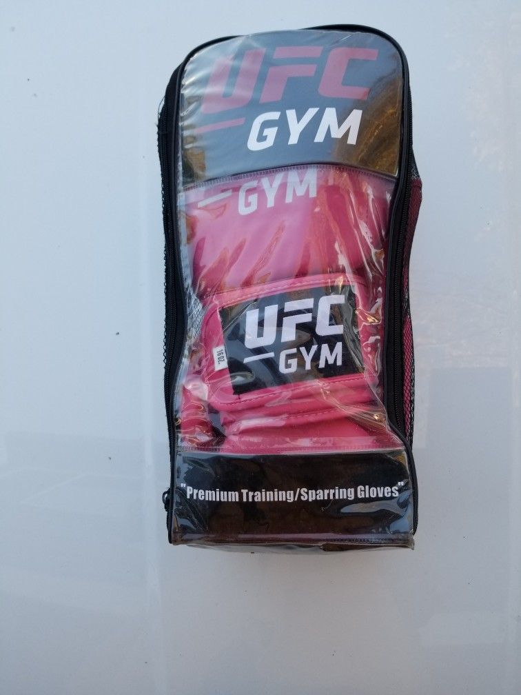 Size Large 16oz. Pink Ufc Gloves