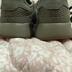 Olive green women’s Adidas 7 1/2