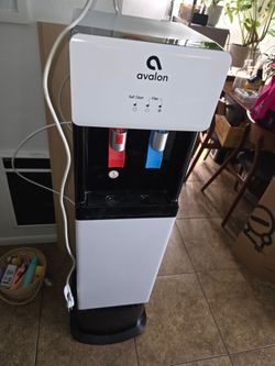 Avalon self cleaning filtered hot and cold bottless water dispenser