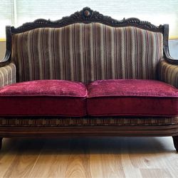 Show stopper and expertly upholstered Victorian hand carved French style sofa is exceptional good condition.