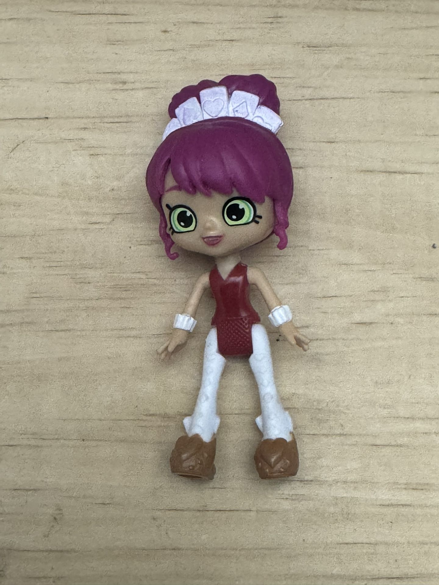 Shopkins Happy Places QUEENIE HEARTS Lil Shoppie 3” Doll #scrappy