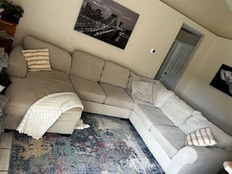 Free delivery! Ashley furniture u shaped sectional
