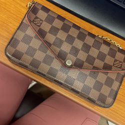 Vintage Louis Vuitton Bag for Sale in Simsbury, CT - OfferUp