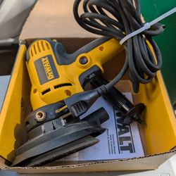 DEWALT 6 Amp Corded Variable Sander