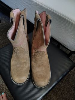 Woman's 10B boots