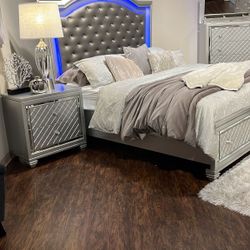 Hoffman 4 Piece Queen/King Bedroom Set
By Homelegance📌In Stock🚨Finance&Delivery Available