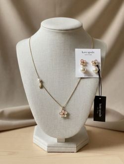 kate spade new york Necklace And Earrings Set (Pick up🛒 In Bellevue) *Check out my Other Posts 💕