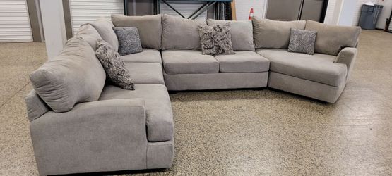 Large Sectional (I CAN DELIVER)