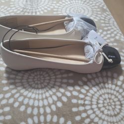 Liz Clairbone Women Flat Shoes 