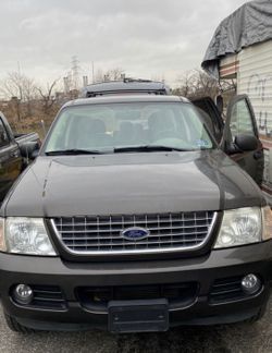 Ford Explorer - 2005