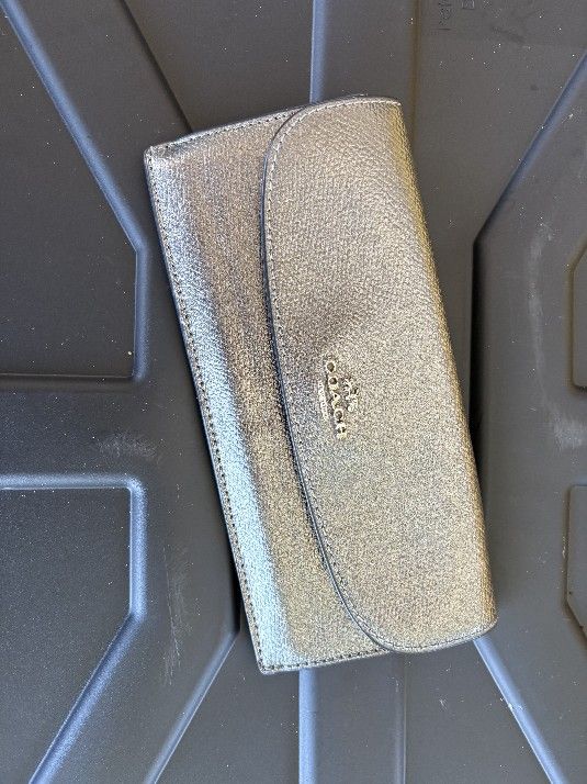 Woman's Coach Wallet