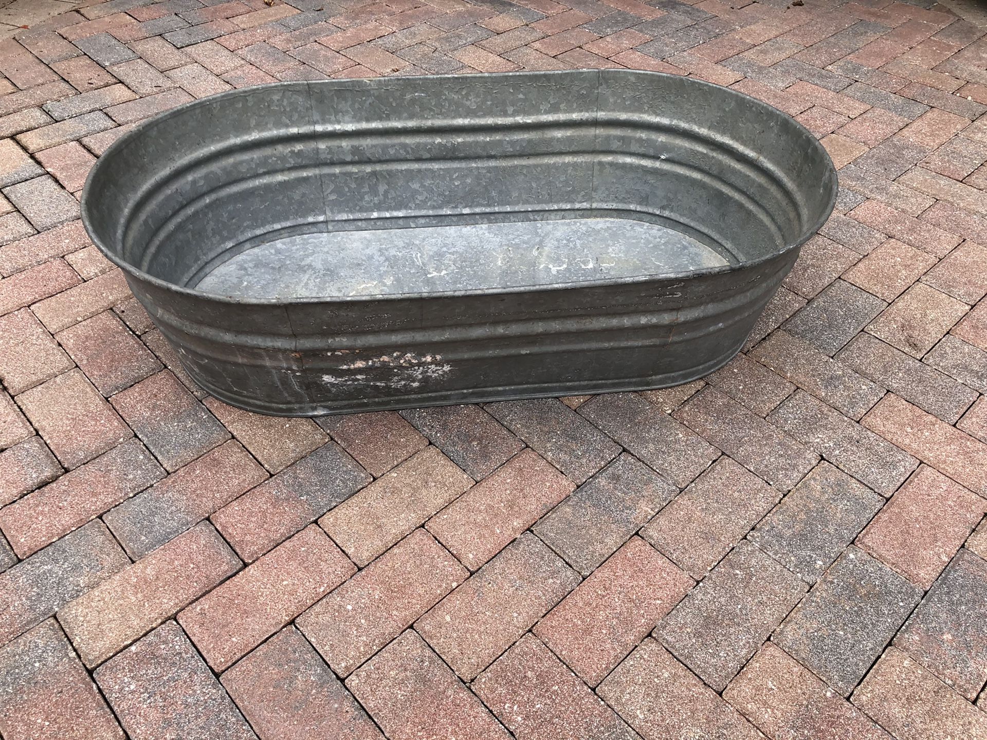 Oval steel tub